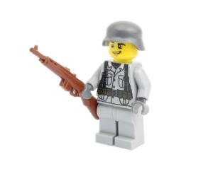 Deutscher Soldat mit G43 aus LEGO® Steinen (WW2)